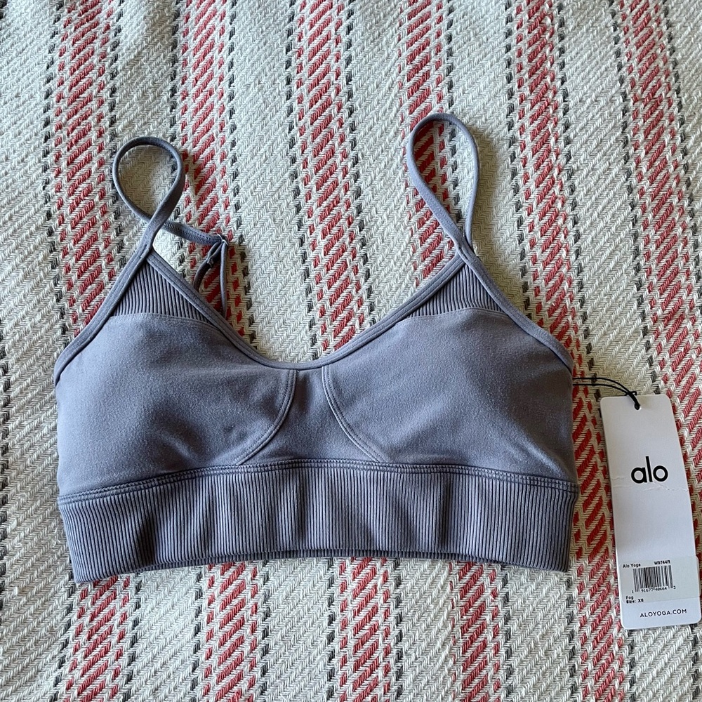 Alo Yoga Alosoft Head Start Bra - Fog / XSmall